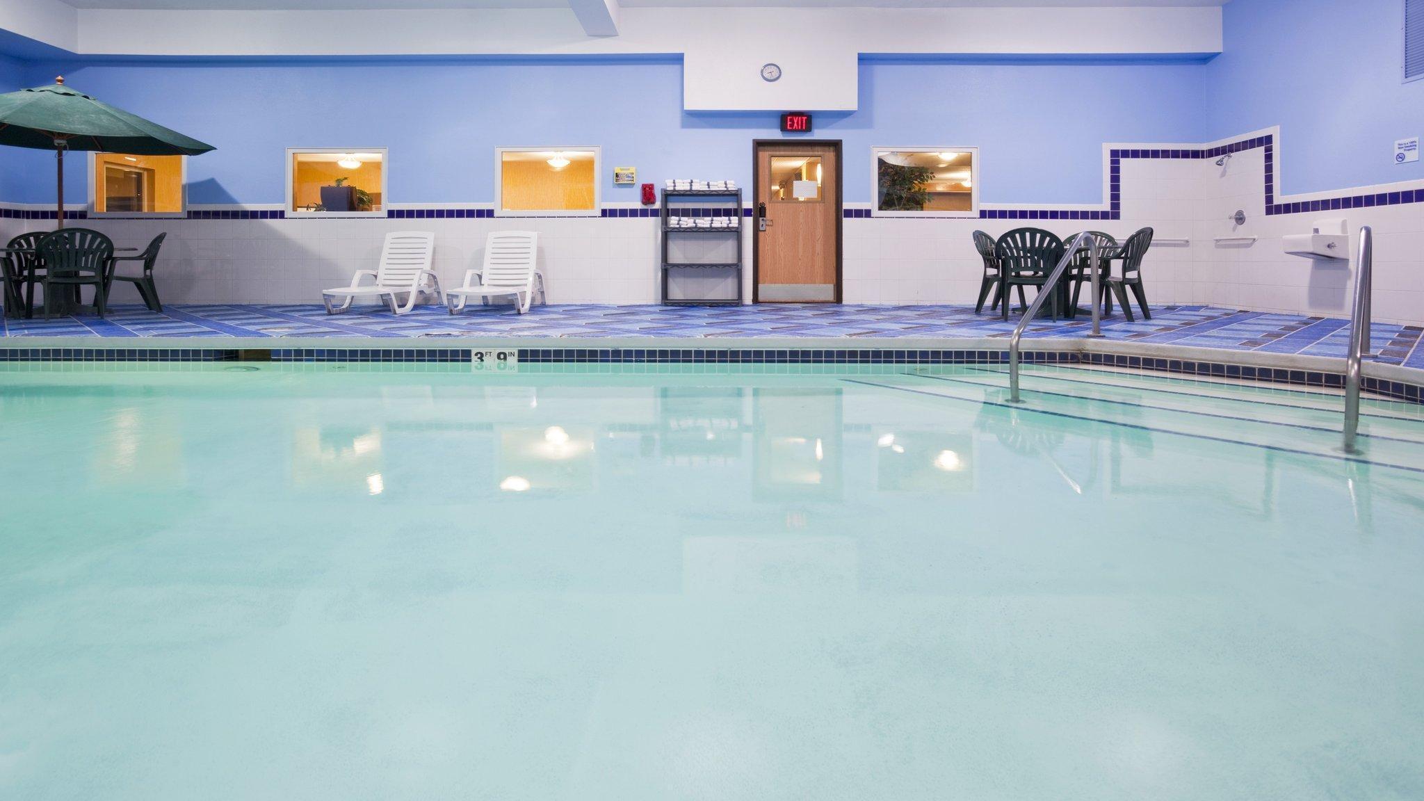 Holiday Inn Express Deforest By Ihg Buitenkant foto
