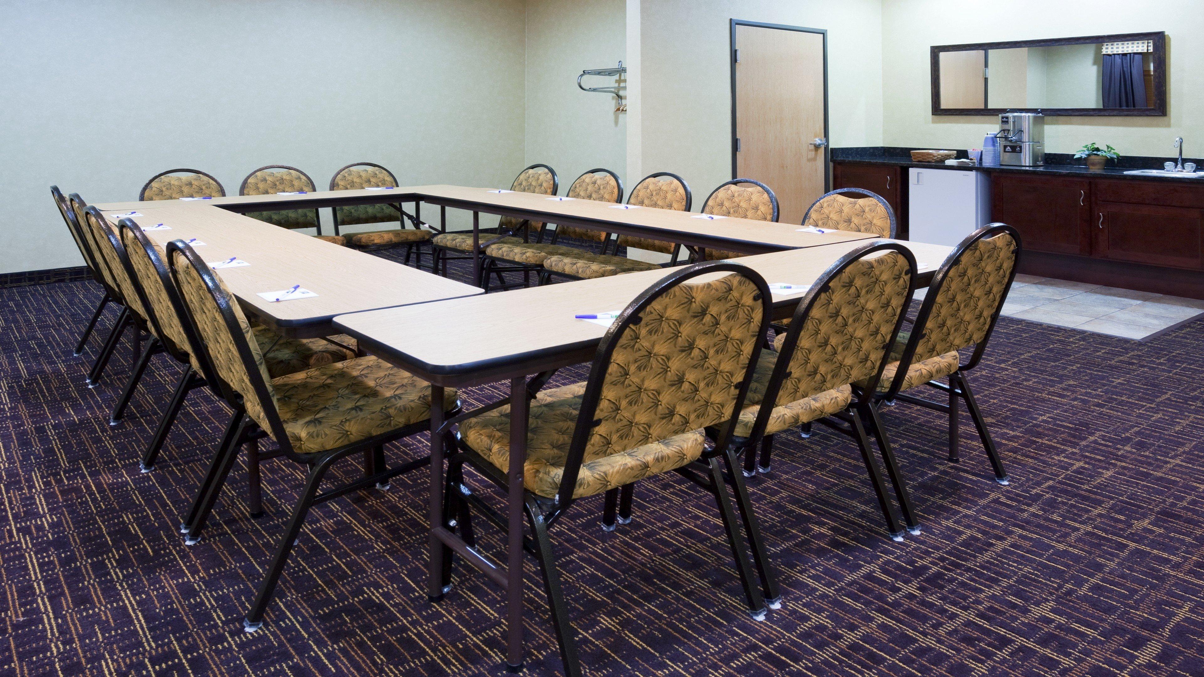 Holiday Inn Express Deforest By Ihg Buitenkant foto